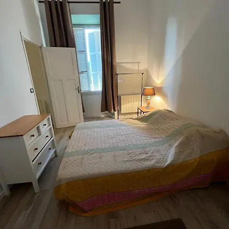Joli Bien Place Apartment LʼÎle-Rousse